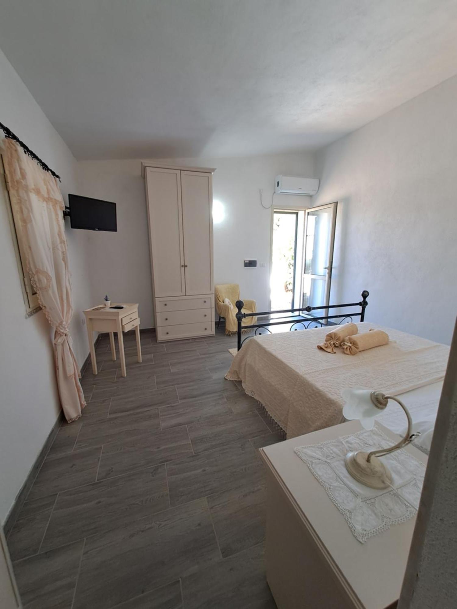 B&B Li Salcuneddi Aglientu Zewnętrze zdjęcie